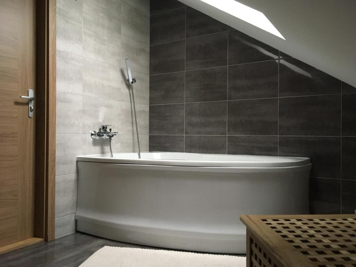 Apartments Villa Viola Kovarska Екстер'єр фото