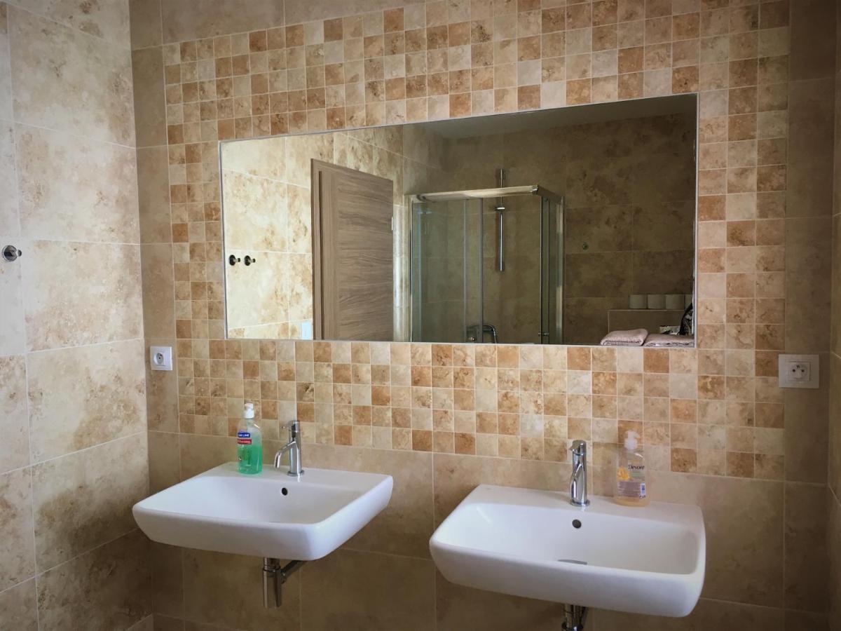 Apartments Villa Viola Kovarska Екстер'єр фото