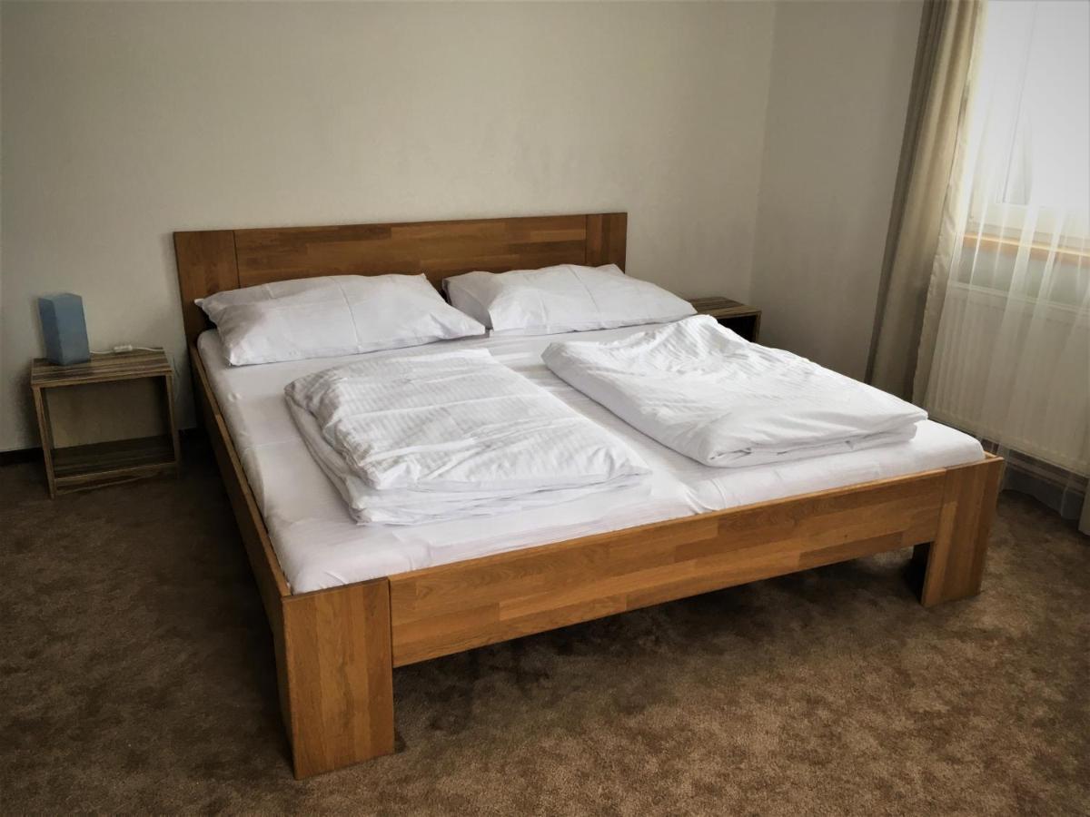Apartments Villa Viola Kovarska Екстер'єр фото
