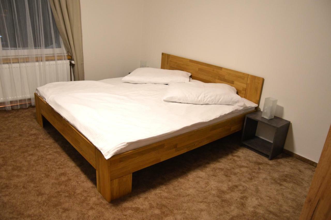 Apartments Villa Viola Kovarska Екстер'єр фото